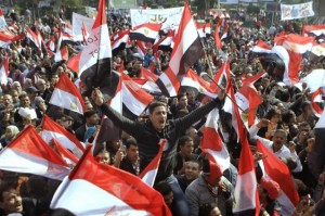I Fratelli Musulmani festeggiano la vittoria al Cairo